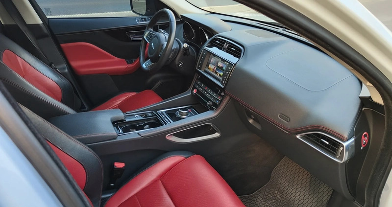 Jaguar F-Pace cena 115000 przebieg: 128000, rok produkcji 2018 z Międzyrzec Podlaski małe 529